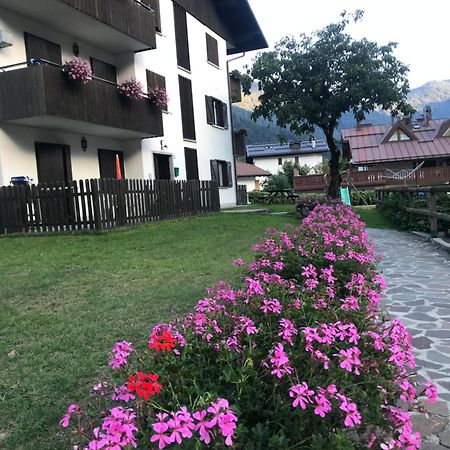 Care Alto Apartamento Carisolo Exterior foto